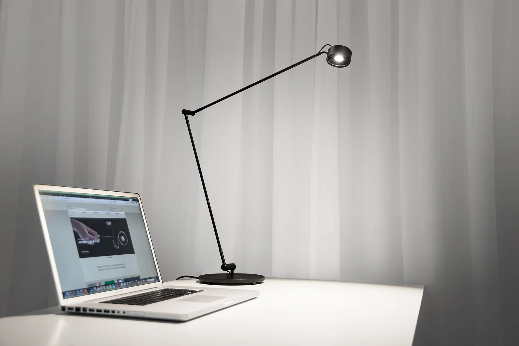 Basica Bureaulamp
