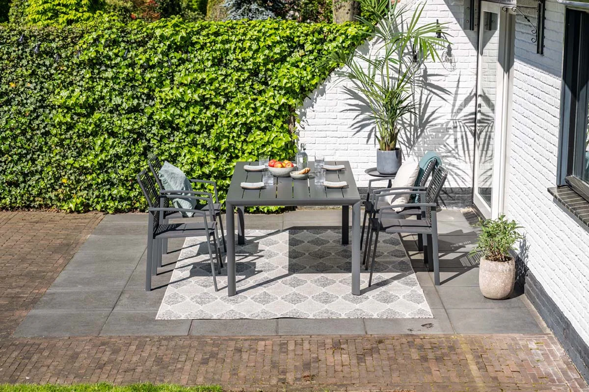4-persoons tuinset – 4 Cosmo stoelen -Gosford tafel-Garden Impressions
